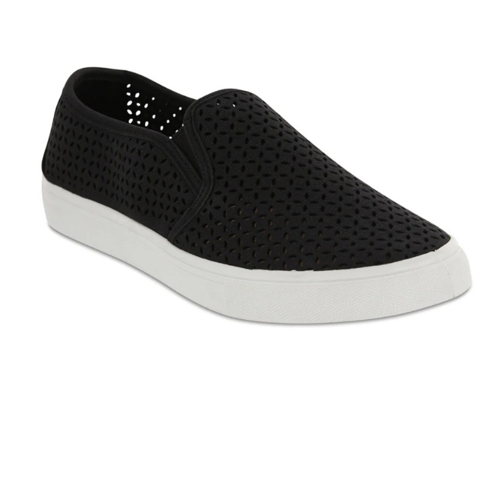 Mia Shoes Edith Sneaker Slip On Black  Womens Size 7 Lightweight Comfortable